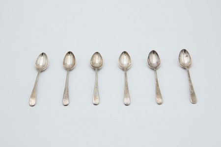 Conjunto de seis colheres de chá em prata lisa